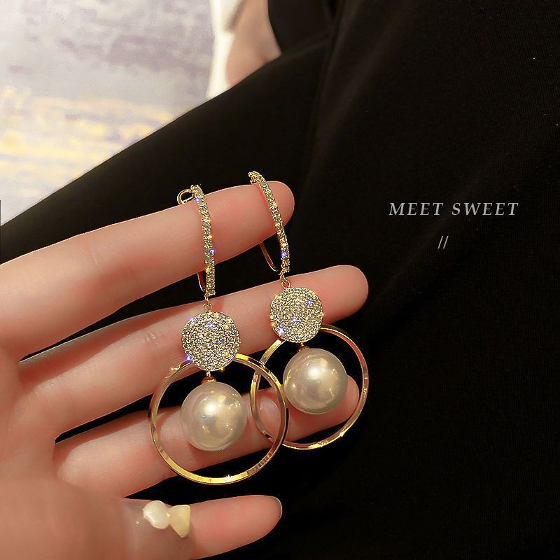 Evelyn™ Pearl Hoop Earrings