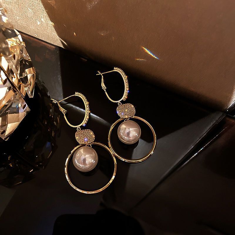 Evelyn™ Pearl Hoop Earrings