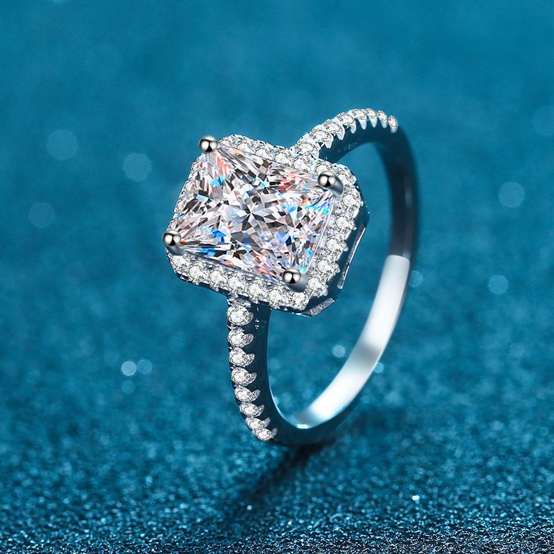 Isabelle™ Moissanite Ring in Silver 925